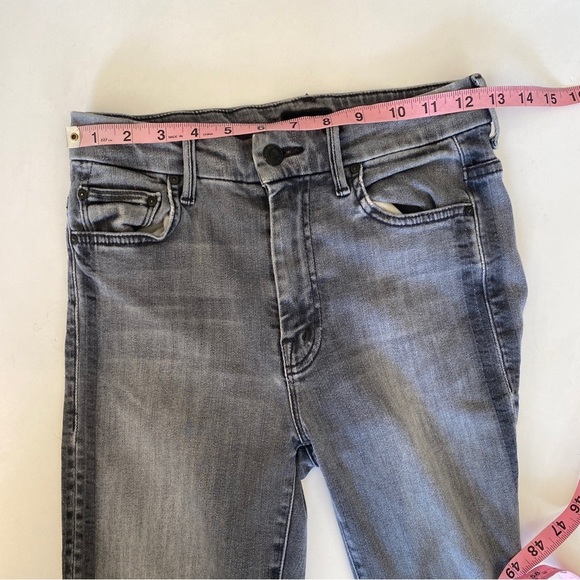 MOTHER || High Waisted Looker Jeans Gray Wash 26 - Picture 11 of 12